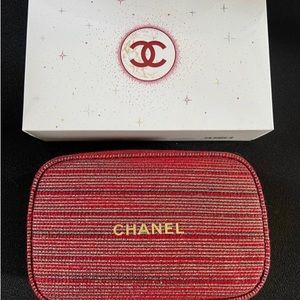 CHANEL 2022 Holiday Bag . New in Box